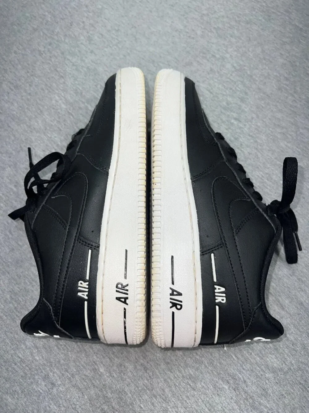 Nike Air Force 1 Low Black/White Sneakers Youth Size‎ 6.5Y Leather Casual Shoes